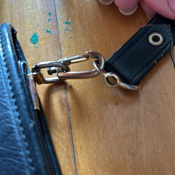 Vintage turnlock black Leather Crossbody Bag - Picture 3 of 6